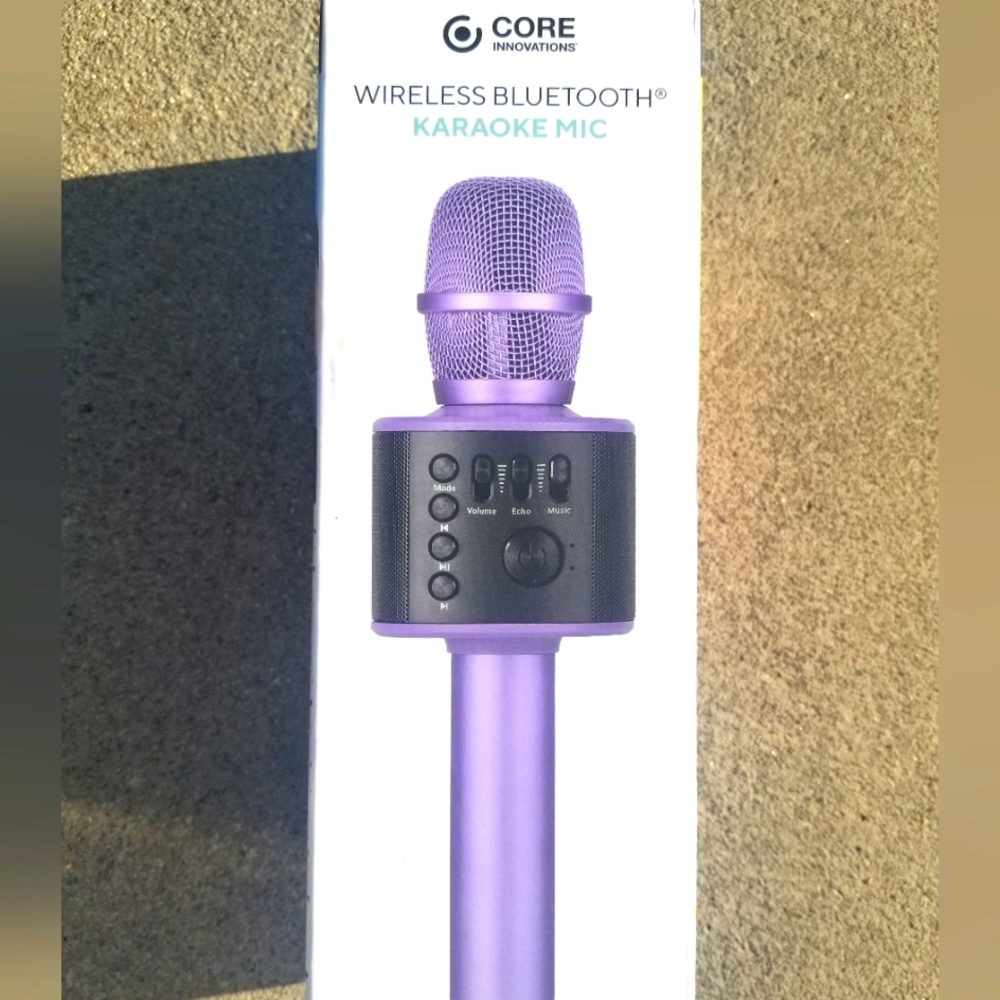 NWT Wireless Bluetooth Karaoke Mic